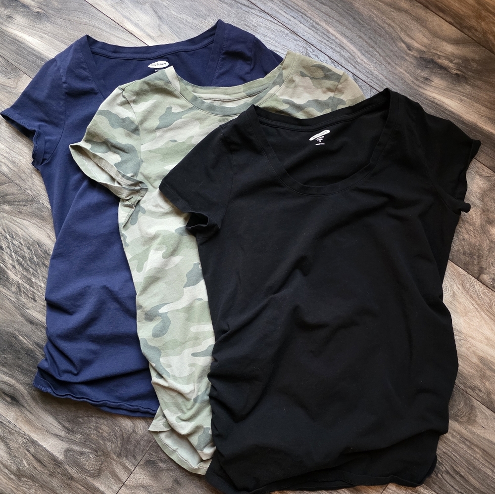 Old Navy Maternity Short Sleeve Tees